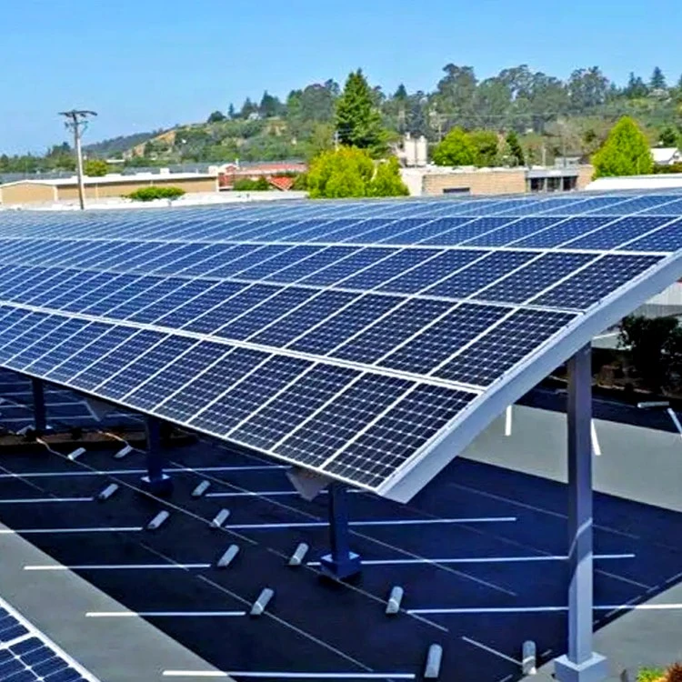 Fotovoltaisk carport med buet tag