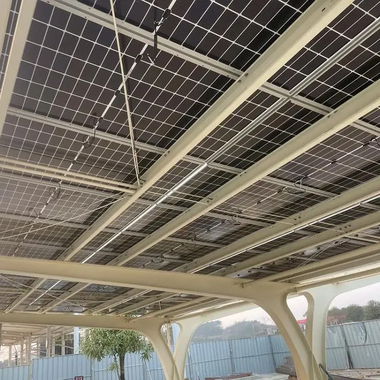 Fotovoltaisk carport med fladt tag